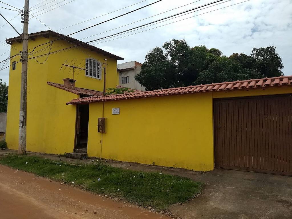 House with Colonial veranda - lawn space in Guarapari, Região Metropolitana da Grande Vitória