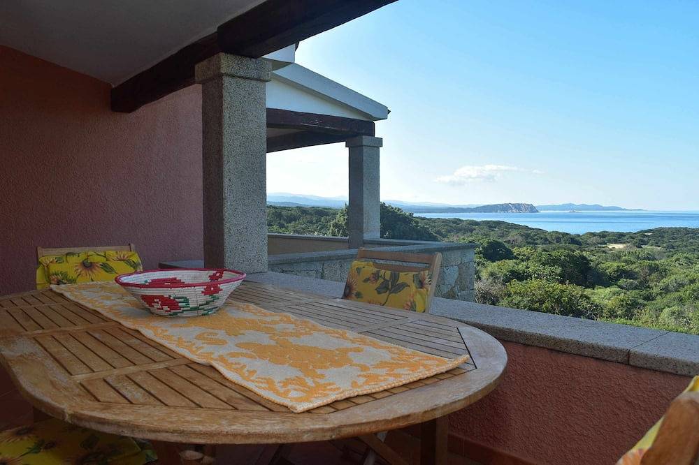 Villa with sea view, 3 rooms and beach nearby in Santa Teresa Gallura (Gemeinde), Gallura