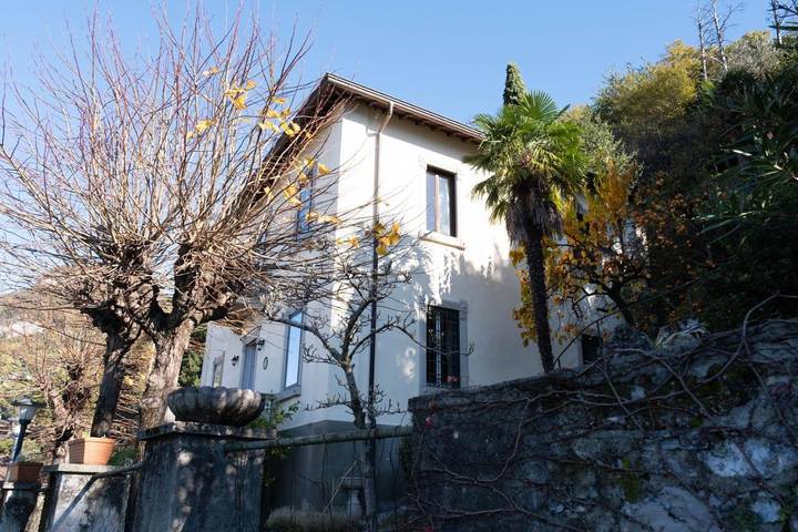 Villa pour 6 personnes, avec jardin et balcon ainsi que vue sur le lac et vue à Commune de Varenna - 3