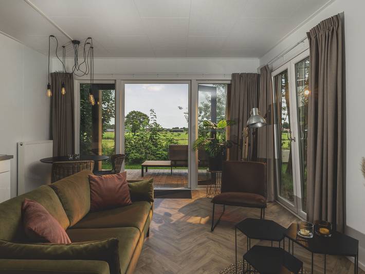 Lodge voor 2 personen, with Terras and Tuin as well as Zwembad and Sauna in Twente
