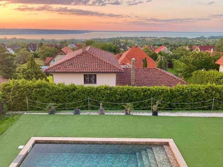 Ferienwohnung für 14 Personen, mit Garten und Pool sowie Whirlpool in Balatonalmadi - 4