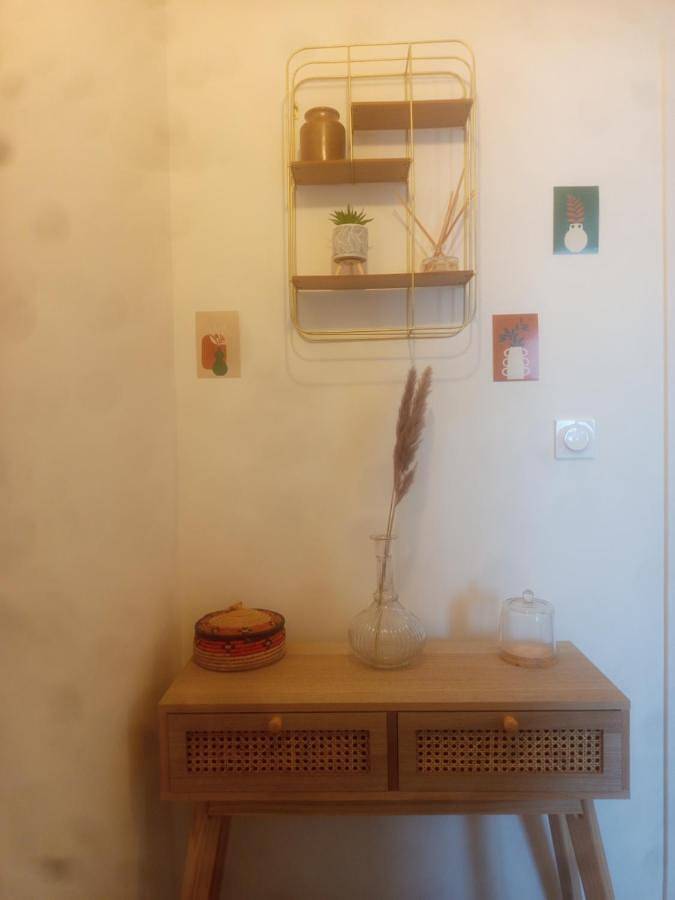 Appartement entier, One-Bedroom Apartment in Saint-Albin-de-Vaulserre, Région de La Tour-du-Pin