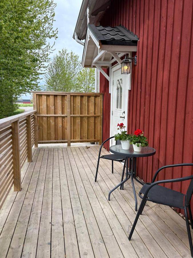 Gîte pour 3 personnes, avec terrasse et jardin, animaux acceptés à Kumla - 2