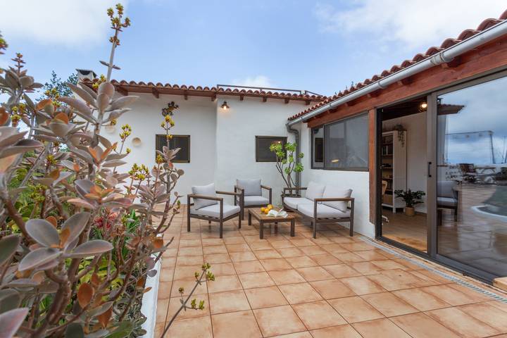 'La Vega Rural' with Private Pool, Private Terrace and Wi-Fi in La Vega (Canary Island), Garachico