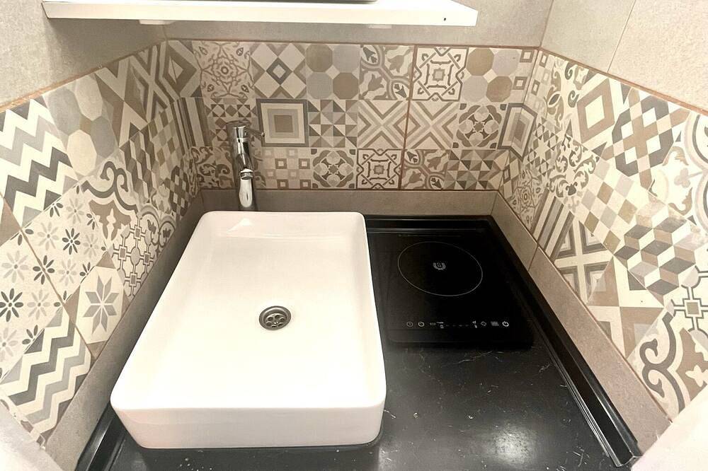 Apartamento entero, Acogedor loft a 20min de la playa con balcón y cocina in Mataró, Costa del Maresme