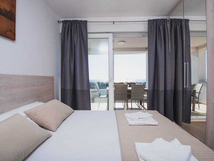 Ferienhaus für 24 Personen, mit Garten und Pool in Novalja - 4