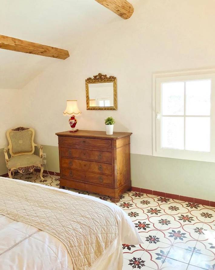 Chambre d’hôte pour 2 personnes, avec vue ainsi que jardin et piscine à Pernes-les-Fontaines - 4