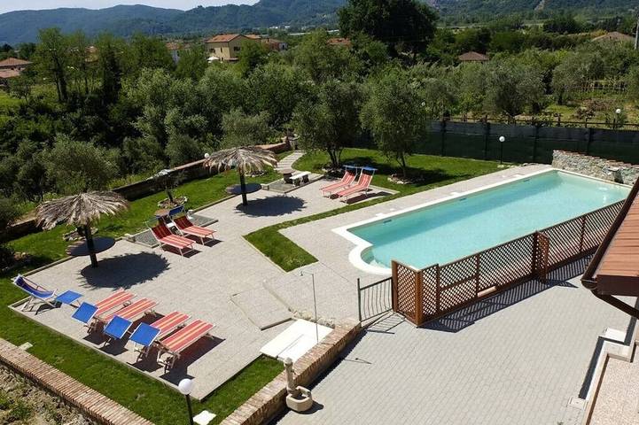 Appartamento per 4 persone, con giardino e balcone in Santo Stefano di Magra