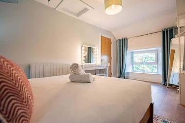 Apartment for 6 People in Eyre Square, Galway, Photo 4