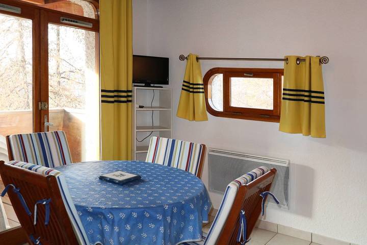 Gîte pour 4 personnes, avec balcon dans Office De Tourisme Des Orres - 2