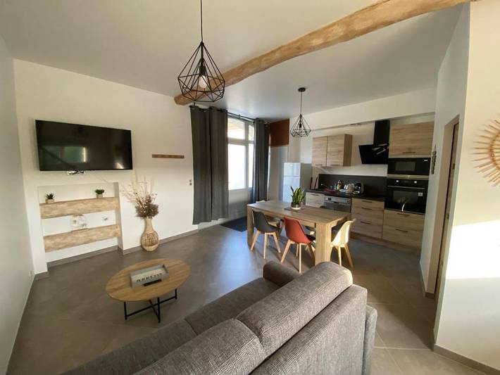 Location de vacances pour 6 personnes, avec terrasse et vue à Landreville