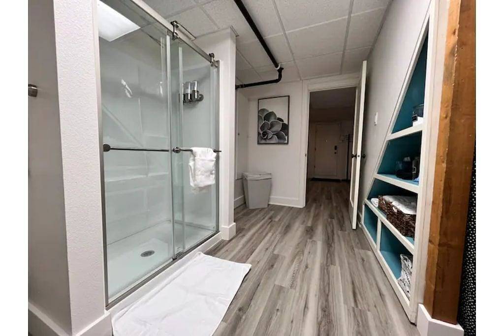 Ganze Wohnung, Spacious basement apt. Off-street parking, washer & dryer, kitchenette, sleeps 4 in Salem (OR), Willamette Valley