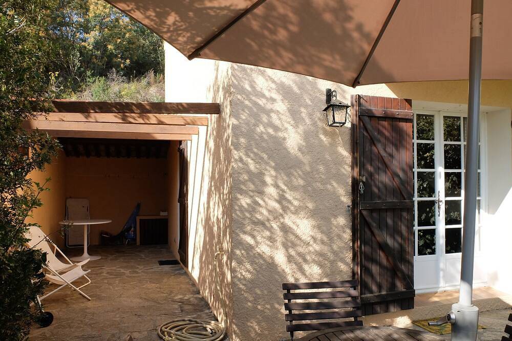 Semi-detached villas ** with communal pool in beautiful property. Ideal with family. in Bormes-les-Mimosas, Région de Toulon