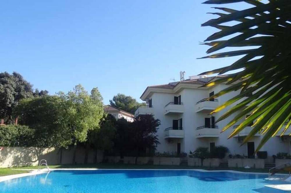 . in Mairena del Aljarafe, Sevilla Province