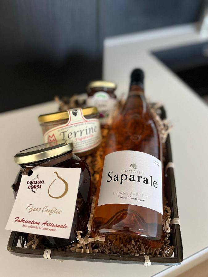 Gîte pour 2 personnes, avec vue et terrasse dans Plage De La Viva Porticcio - 2