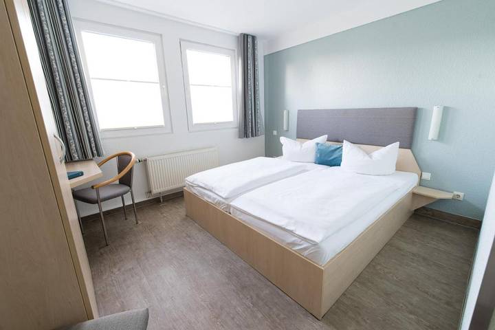Hotel für 4 Personen, mit Terrasse und Garten sowie Sauna in Sangerhausen - 3