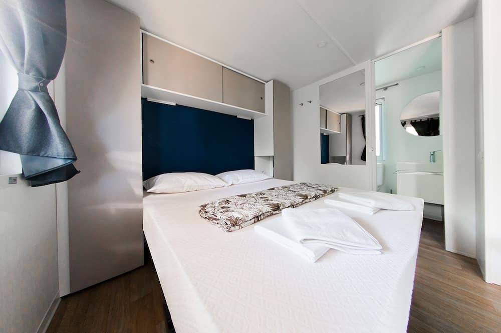 Mobile home in Cesenatico, 2 bedrooms 2 bathrooms on the camping close to nature in Cesenatico, Forlì-Cesena Provinz