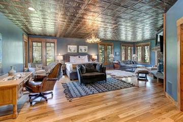 Vacation House for 25 Guests in Wilson, Jackson Hole, Picture 4