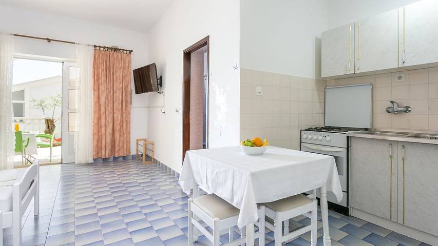 Apartament wakacyjny dla 4 osób, z widok i taras w Podaca