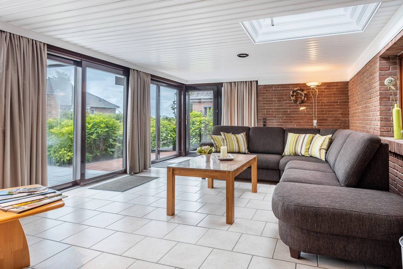 Ganze Wohnung, Ferienwohnung 'Nordseewind' mit gemeinsamer Terrasse, privatem Garten und Wi-Fi in Kronprinzenkoog, Dithmarschen