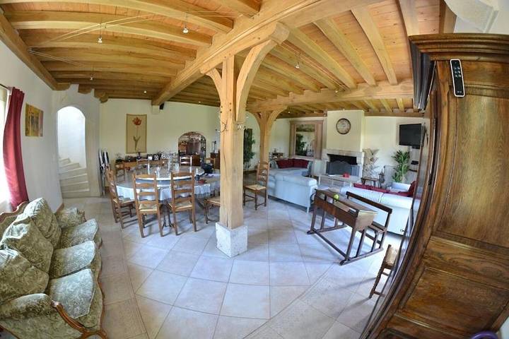 Location de vacances pour 15 personnes, avec terrasse et piscine ainsi que jacuzzi et jardin, animaux acceptés à Cellettes - 2