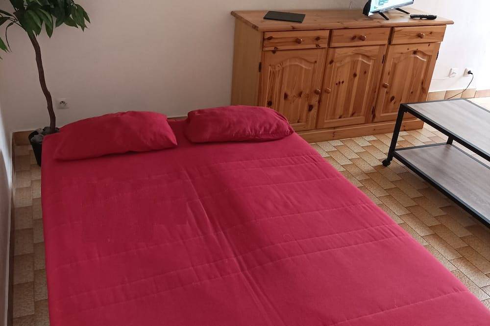 Appartement entier, Lara 4 - T2 spacieux calme Chambre parentale Parking privatif près plage in Cap d'Agde, Agde