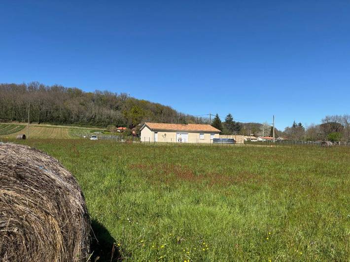 Location de vacances pour 6 personnes, avec jardin ainsi que vue et piscine à Montcaret - 4