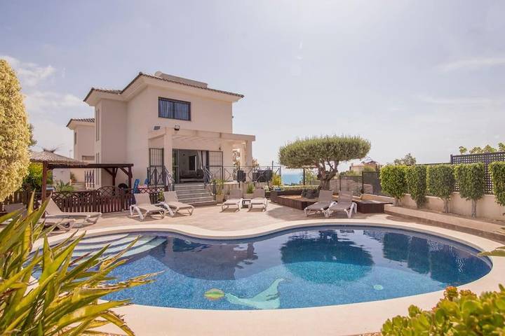 Villa pour 12 personnes, avec piscine ainsi que jardin et vue à El Campello
