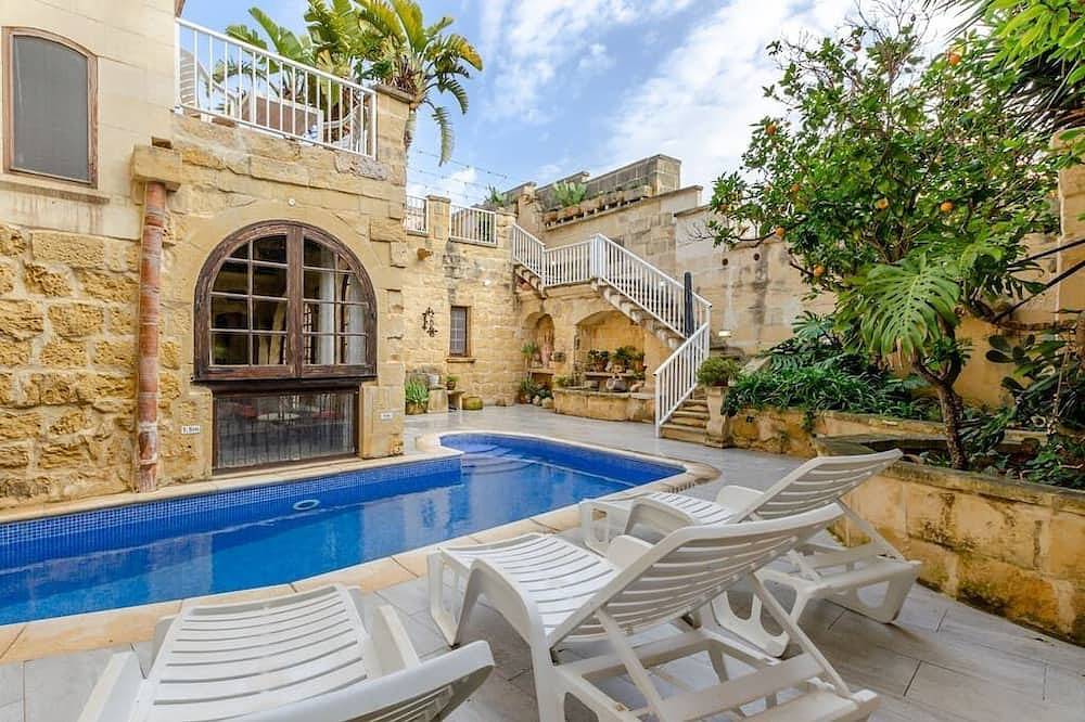 300y/o Gozo Villa with 2 Pools + Incredible Garden in Victoria (Malta), Gozo (Malta)