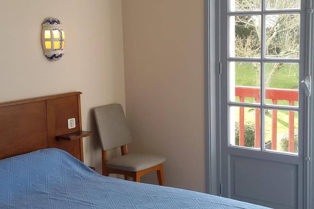 Appartement entier, Appt dans maison traditionnelle à deux pas de la plus belle plage du pays basque in Biriatou, Région de Bayonne