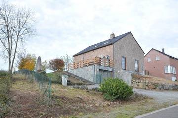 Gîte pour 8 personnes, avec terrasse dans Petit-Han