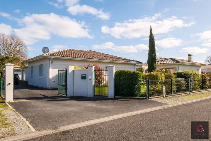 Gîte pour 8 personnes, avec terrasse et piscine à Sanguinet - 4