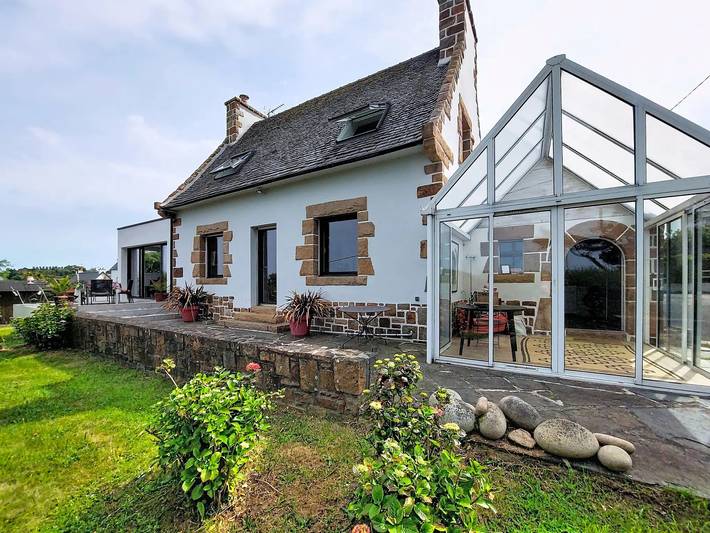 Location de vacances pour 4 personnes, avec jardin dans Térénez