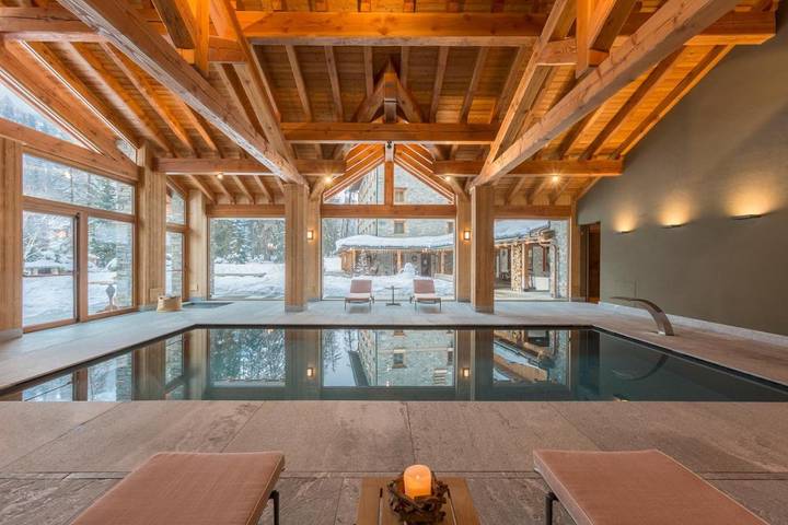 Hôtel pour 4 personnes, avec Terrasse et Jacuzzi ainsi que Jardin et Piscine à La Thuile