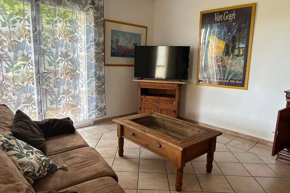 Apartamento entero, Le Pâturage 5mn from Arles in Fourques, Region de Nimes