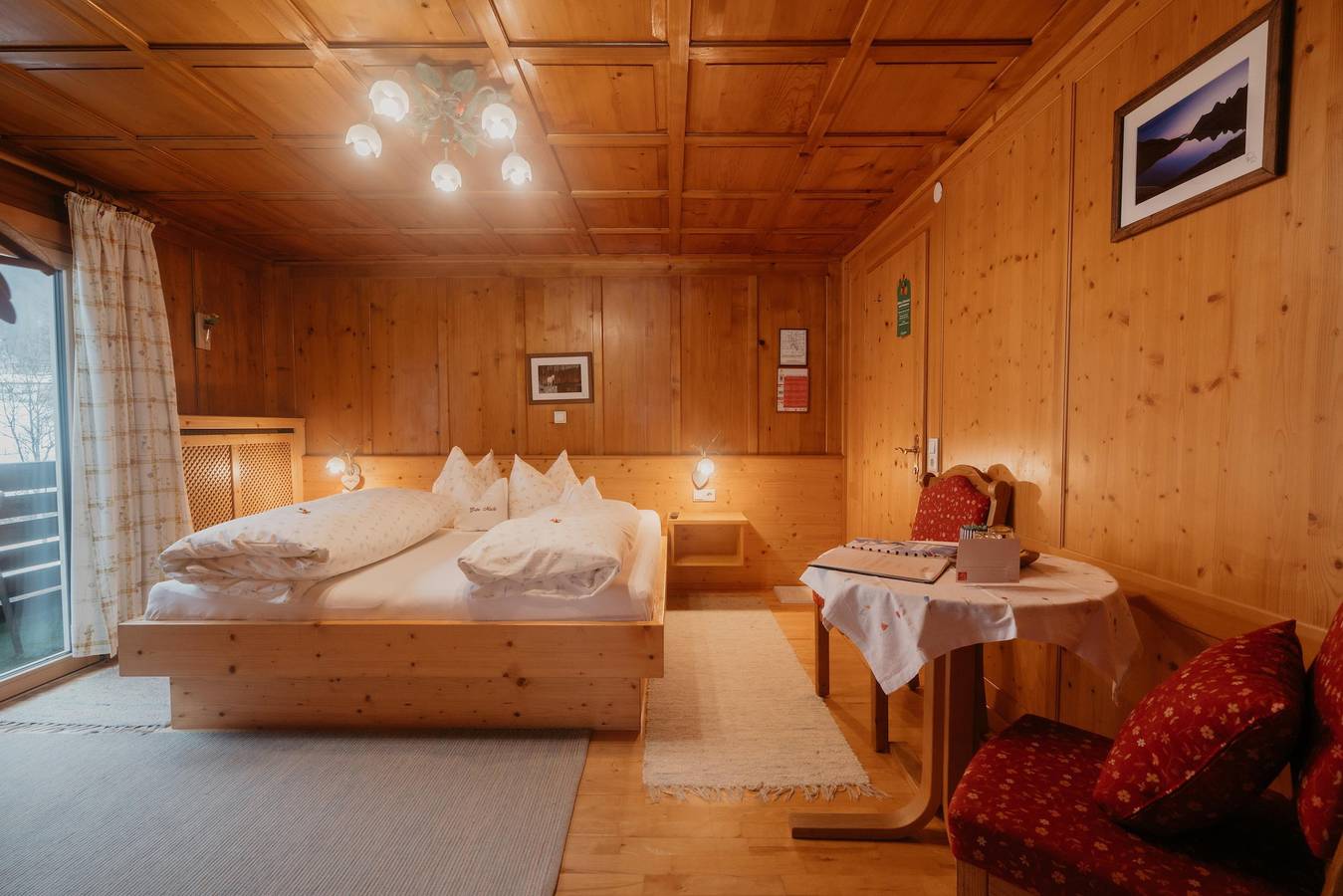 Ganze Ferienwohnung, Appartement Nescharina, 2 Schlafräume mit Du/Wc in Silbertal, Schruns-Tschagguns