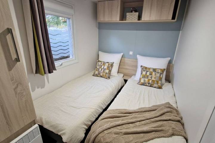 Mobil-home 8 personnes situé au camping 4 étoiles Siblu - La Réserve. in Gastes, Côte d’Argent