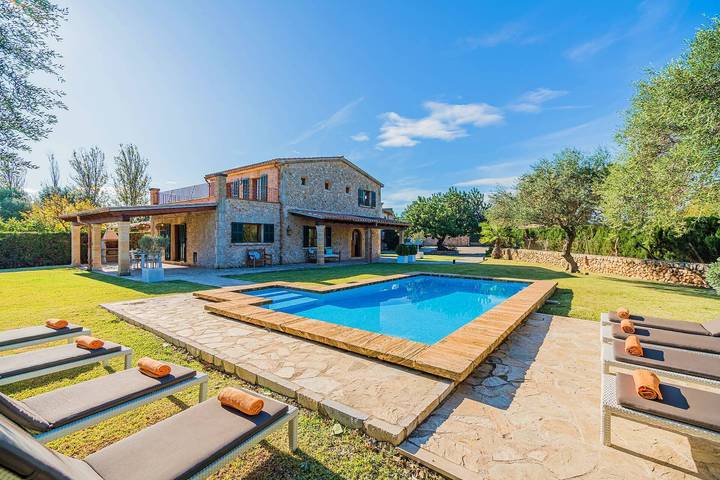 Maison de vacances pour 8 personnes, avec Balcon ainsi que Terrasse et Jardin à Port de Pollença