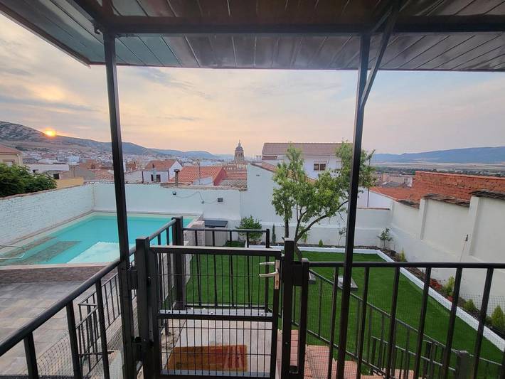 Apartamento para 11 personas, con Balcón y Terraza además de Jardín y Piscina en Puertollano