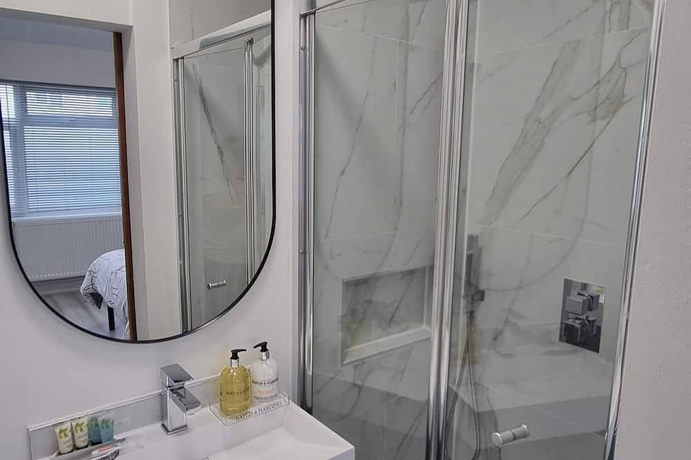 Entire apartment, Stylish Ensuite With Kitchenette, Serviced apartments in St Albans in London Colney, Hertfordshire