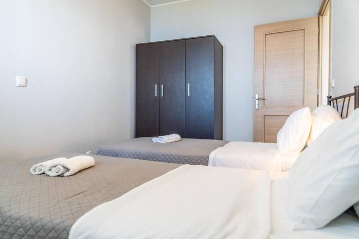 Gîte pour 5 personnes, avec vue ainsi que terrasse et jardin à Koróni - 3