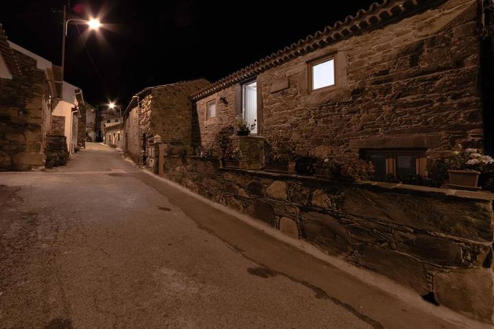 Maison de campagne pour 9 personnes, avec vue ainsi que vue sur le lac et jardin à Proença-a-Nova - 4