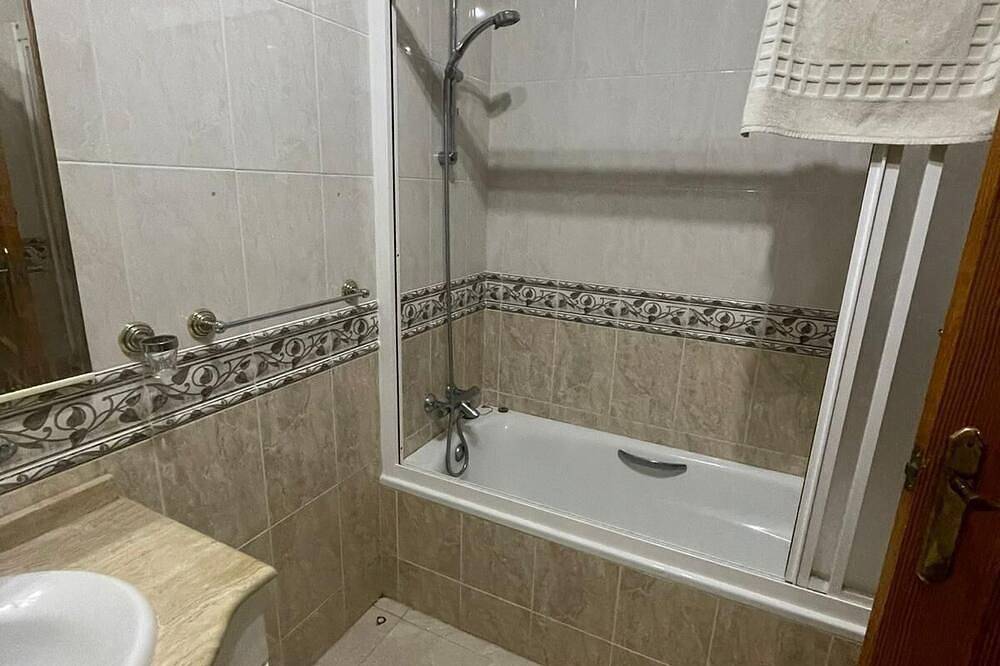 Spacious family friendly Villa with Terrace and pool to watch the Sun go down in Busot, Costa Blanca