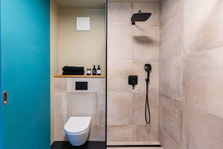 Ganze Ferienwohnung, Friz Art Apartment - Friz 8 - Art Apartment mit 150 qm, 2 Doppelzimmer + 2 Einzelbetten, max. für 6 Personen in Gundelfingen, Südschwarzwald