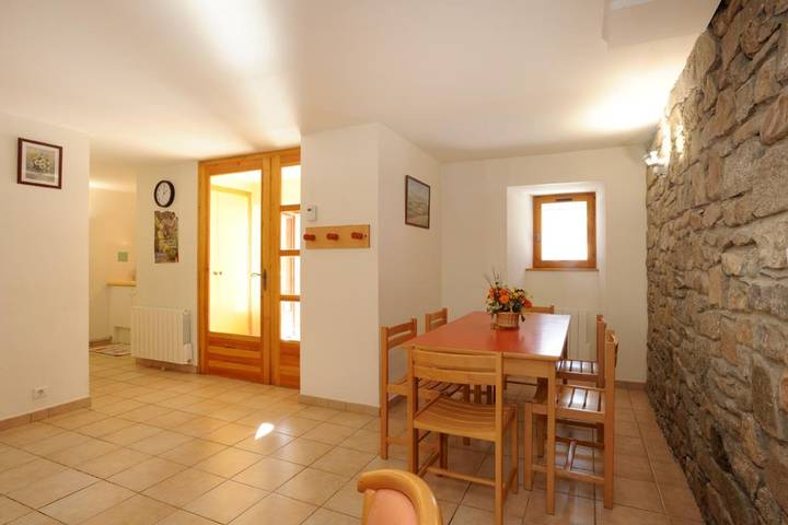 Gîte pour 4 personnes, avec jardin dans Porta - 4