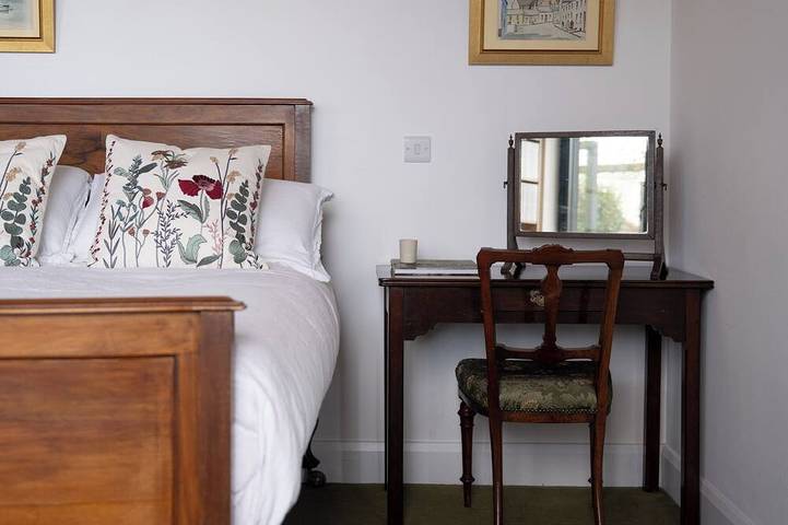 Modern architecture meets warm, eclectic comfort with a dash of Irish charm. in Omagh, Grafschaft Tyrone