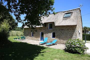Gîte pour 4 personnes, avec terrasse et jardin à Caudan