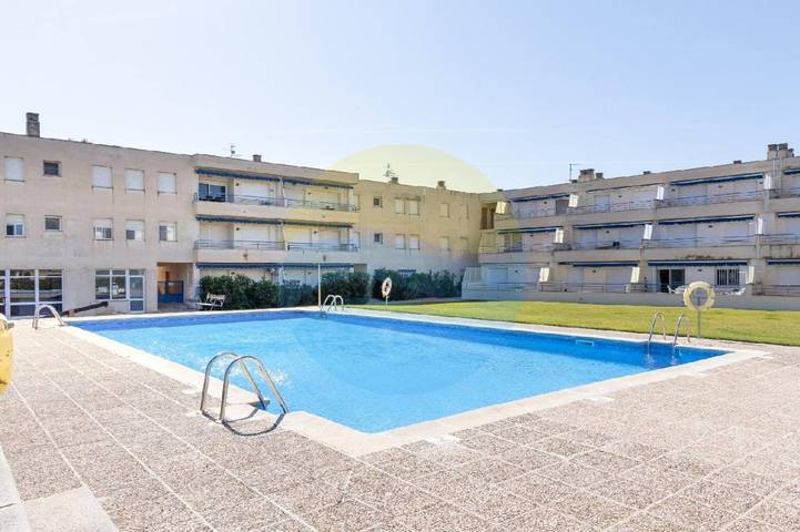 Gîte pour 4 personnes, avec Terrasse ainsi que Jardin et Piscine dans l'Eucaliptus - 2