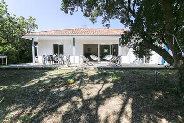 Cottage pour 7 personnes, avec terrasse et jardin dans Plage des Bourdaines