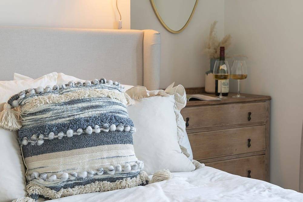 Lucknow Cottage  - pet friendly in Rodborough, near Stroud in Stroud, Gloucestershire